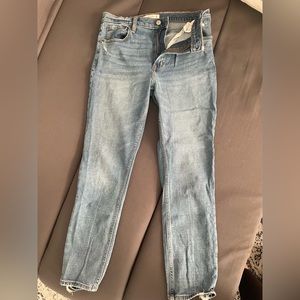 Abercrombie & Fitch Skinny High Rise 28